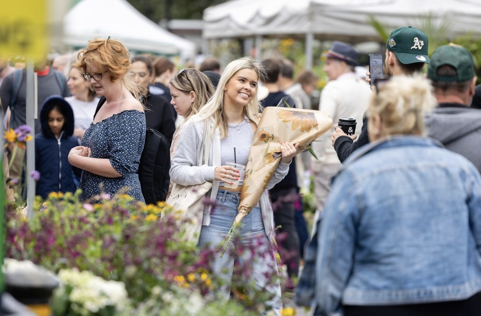 Chiswick flower market