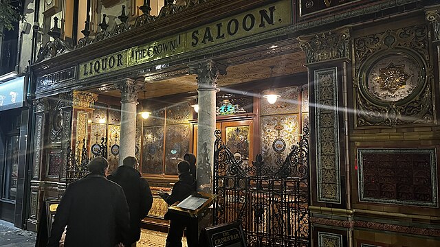 the Crown Liquor Saloon Belfast pub